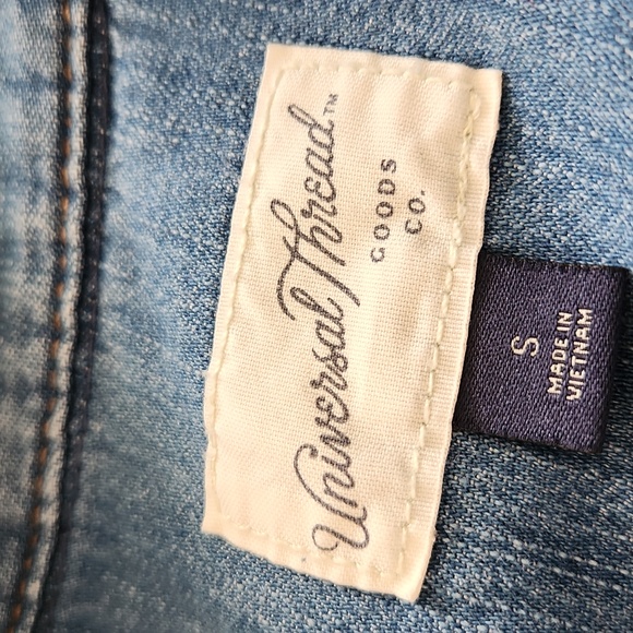 Universal Thread - Picture 5 of 7